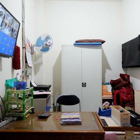 Reddoorz Near Living Plaza Purwokerto Otel Dış mekan fotoğraf