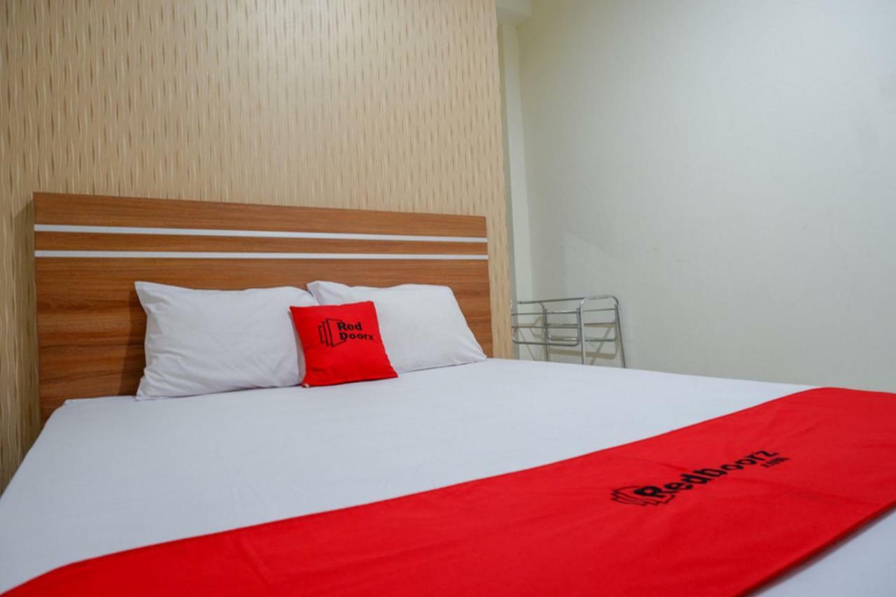 Reddoorz Near Living Plaza Purwokerto Otel Dış mekan fotoğraf
