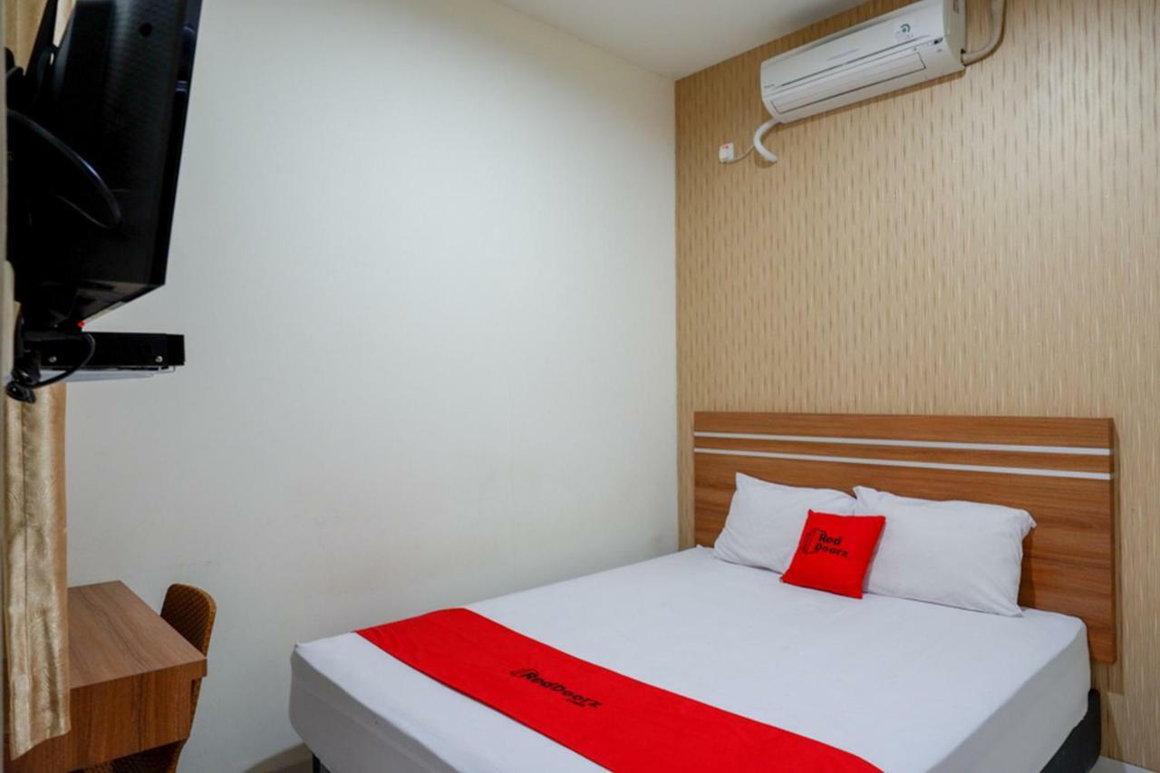 Reddoorz Near Living Plaza Purwokerto Otel Dış mekan fotoğraf