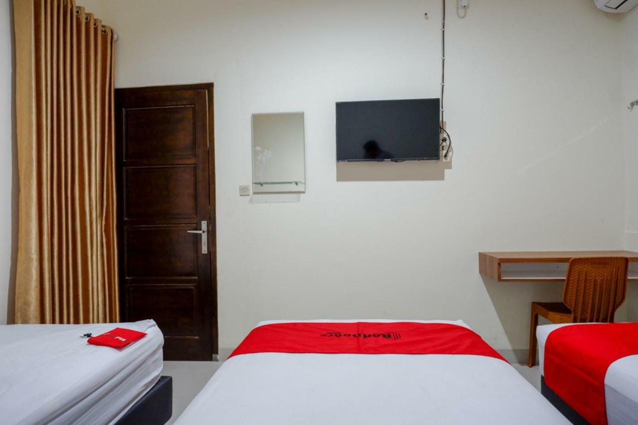 Reddoorz Near Living Plaza Purwokerto Otel Dış mekan fotoğraf