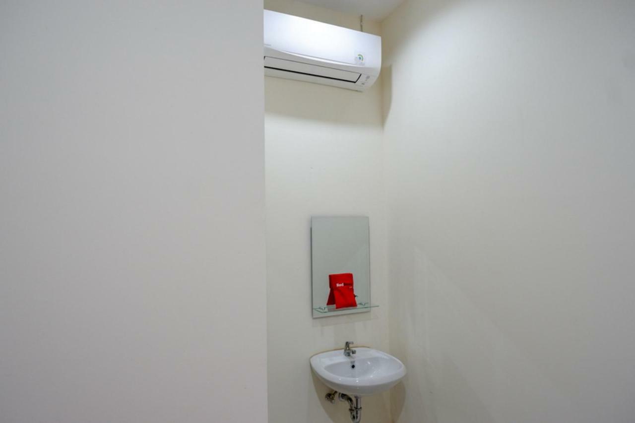 Reddoorz Near Living Plaza Purwokerto Otel Dış mekan fotoğraf