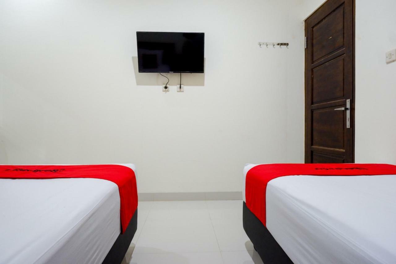 Reddoorz Near Living Plaza Purwokerto Otel Dış mekan fotoğraf